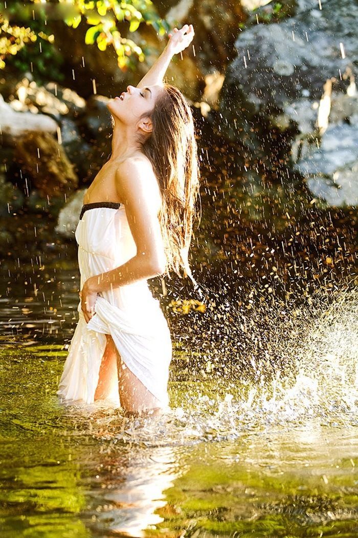 Marie Avgeropoulos in Lucknow