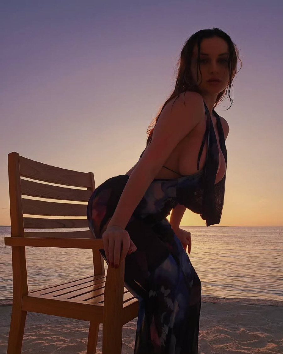 Sexy girl Miranda Faith nude in Lucknow