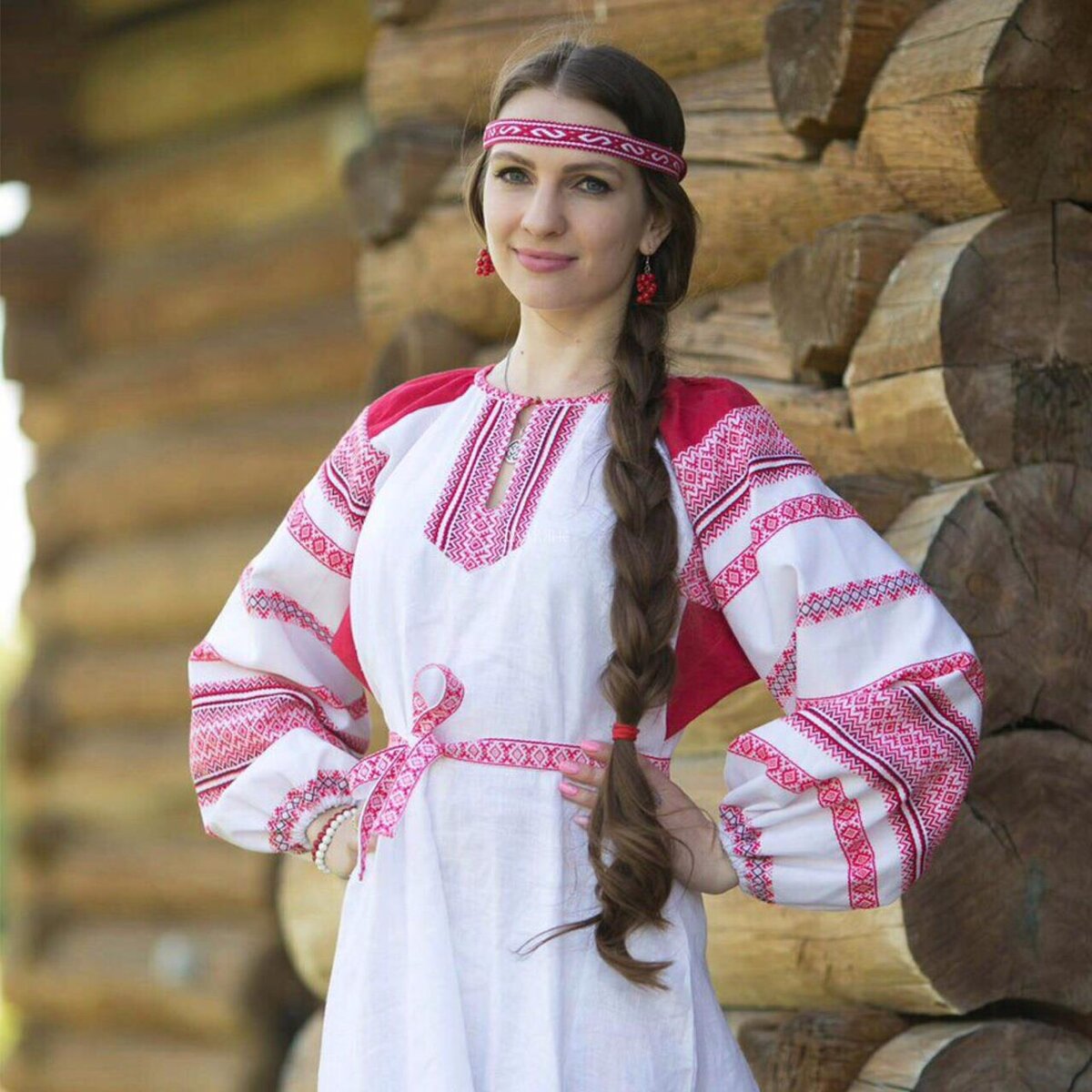 Girls in Slavic costumes in Lucknow