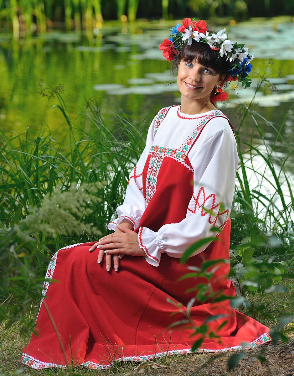 Beautiful girl Girls in Slavic costumes in Lucknow