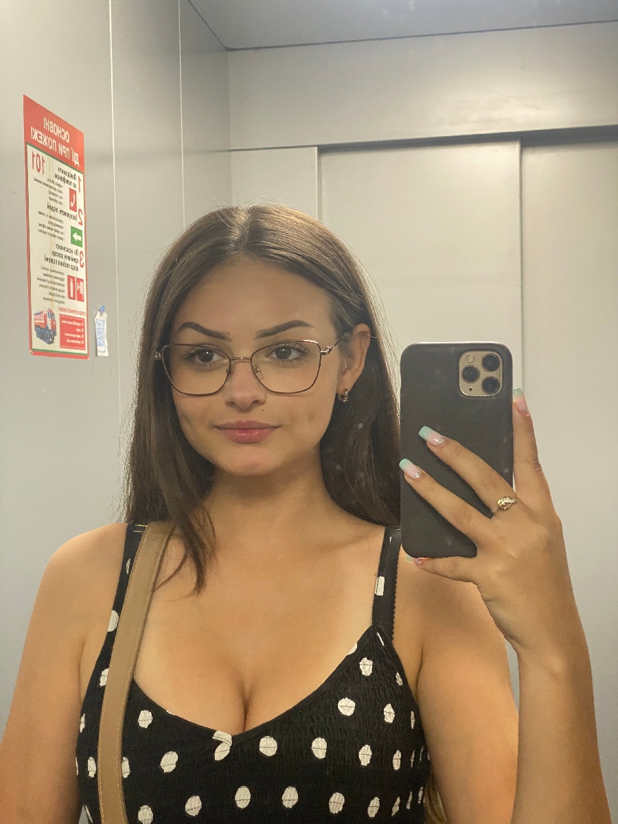 Sexy model Stacy in Lucknow