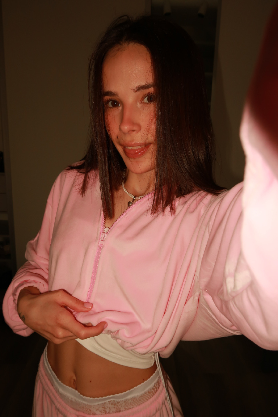 Tina brings the glow — live moments in Lucknow